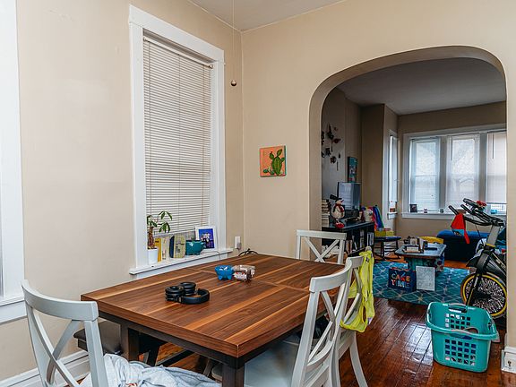 2nd image of 1403 N Oakley Blvd