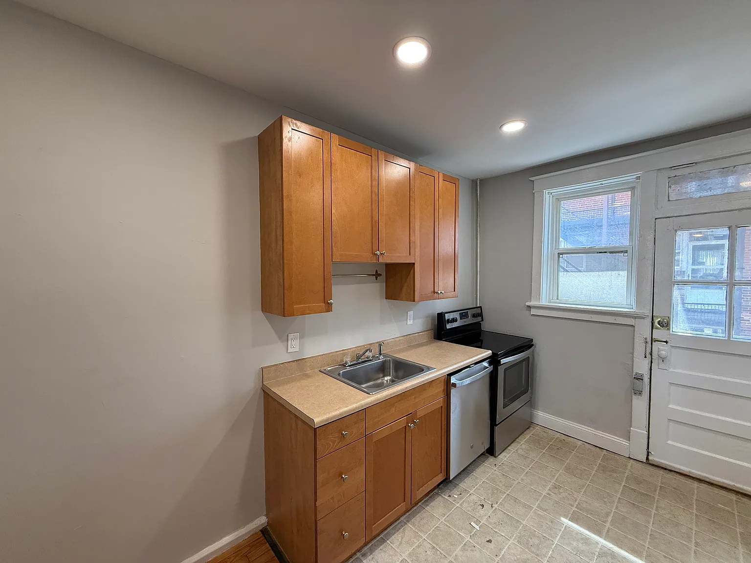 1 bed, 800 sqft, $1,200 — Photo 4