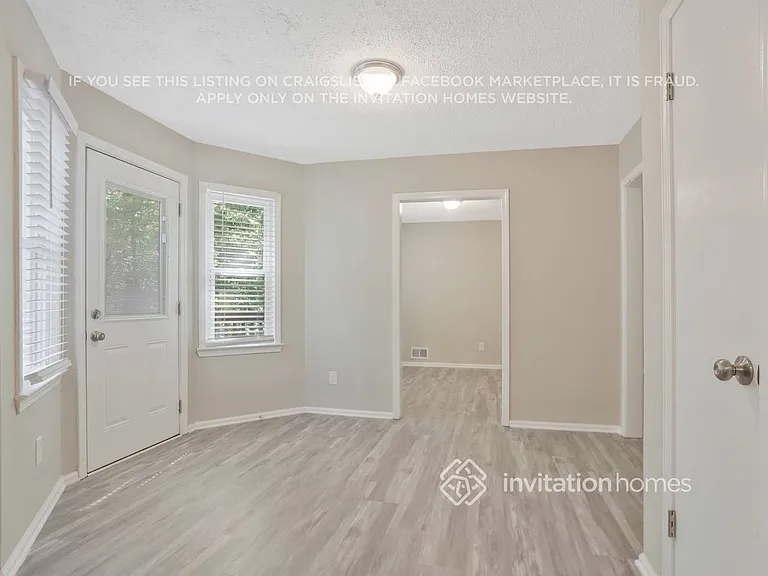 306 Lake Swan Ct — Photo 12