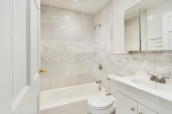 Rented by Creed Realty Group | media 7