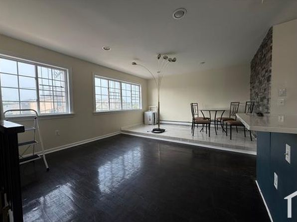 7210 Almeda Ave FLOOR 1