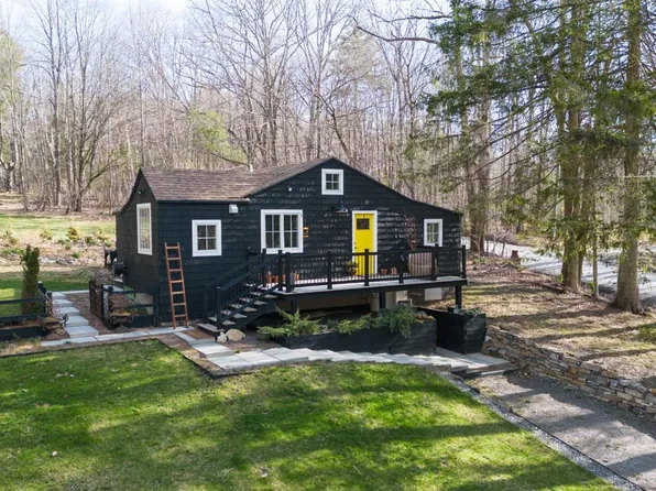 604 Fog Hill, Austerlitz, NY 12017