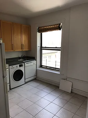 Rented by Flatiron Real Estate Advisors LLC | media 21