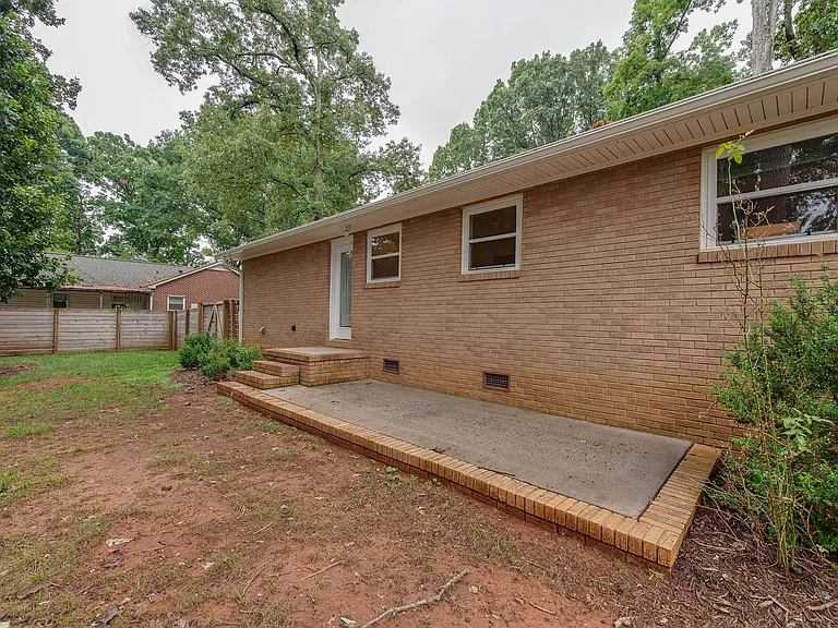 5646 Oak Dr — Photo 22