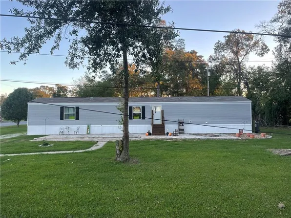 962 Highway 1181, Plaucheville, LA 71362