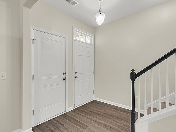 3rd image of 8903 Skipping Rock Ln
