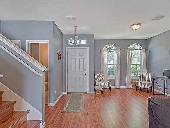 5th image of 1916 Peppertree Dr