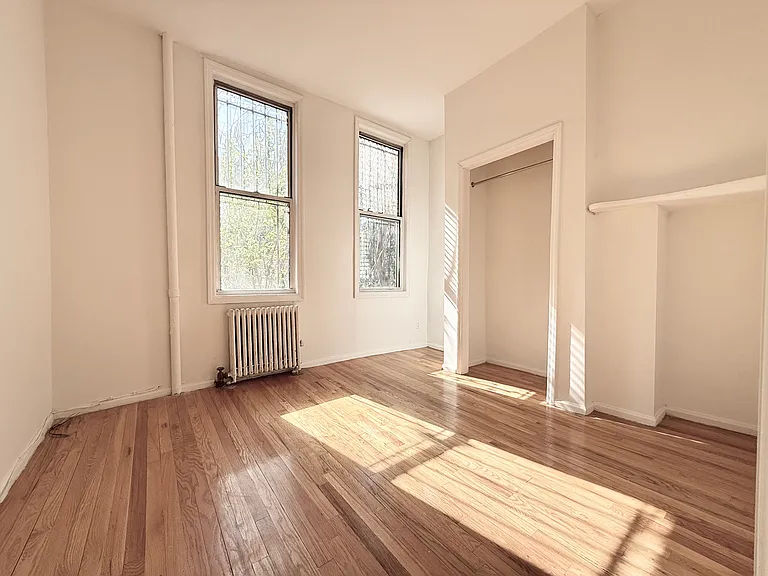 636 Kosciuszko St #1R — Photo 1