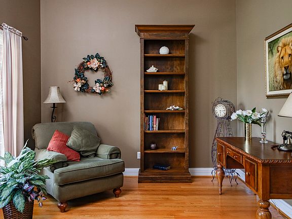 5th image of 50 Oak Haven Ct