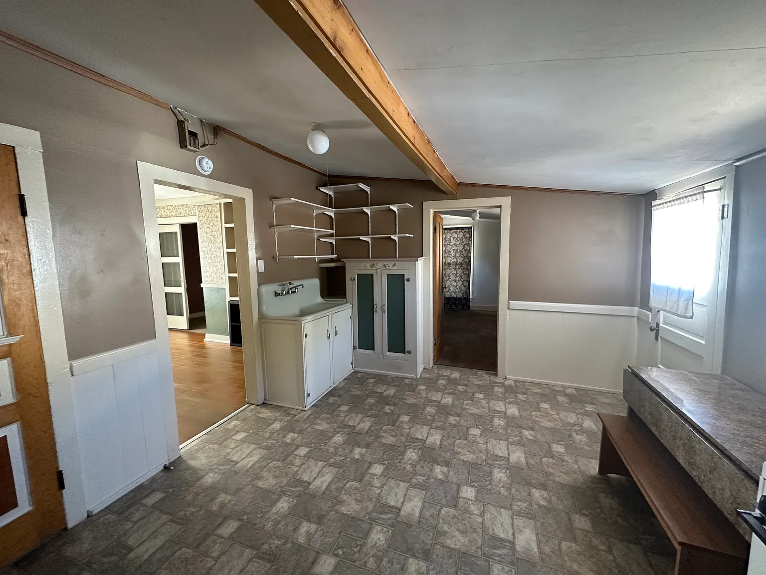 2 bed, 872 sqft, $950 — Photo 3