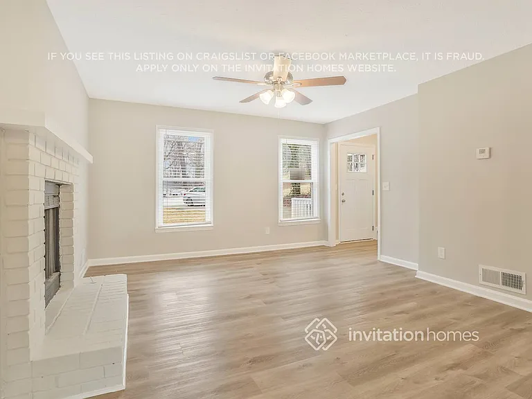 1648 Roman Point Dr — Photo 4
