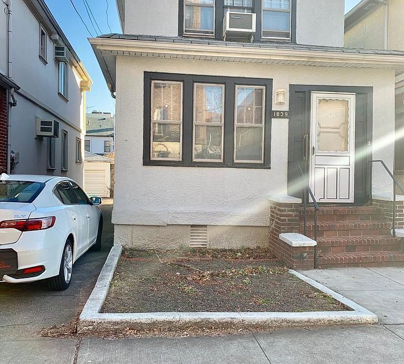 1st image of 1839 E 18th St