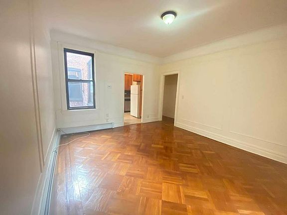 2nd image of 118-12 Queens Blvd #33