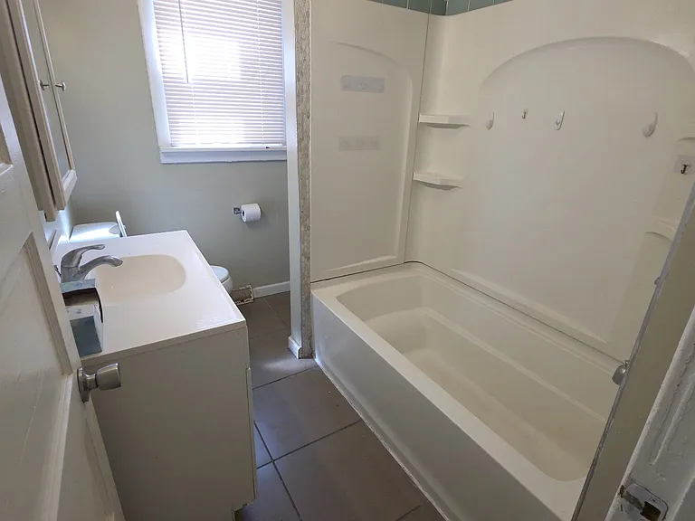 8 Glenwood St #101 — Photo 4
