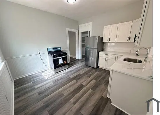 4 bed, 2034 sqft, $2,000 — Photo 2