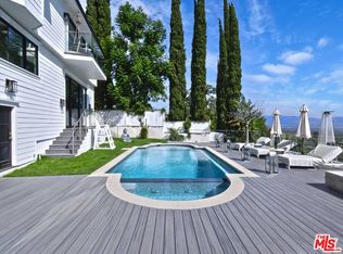 17101 Oak View Dr, Encino, CA 91316