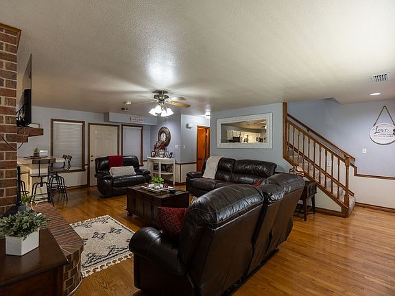 4th image of 1093 County Road 327