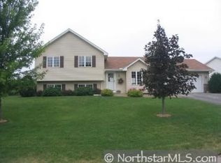 3021 Robertson Ct, Rockford, MN 55373