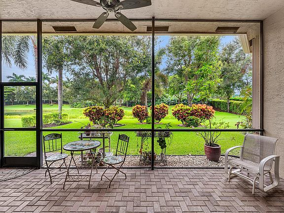 4th image of 9041 GRAYSON Court