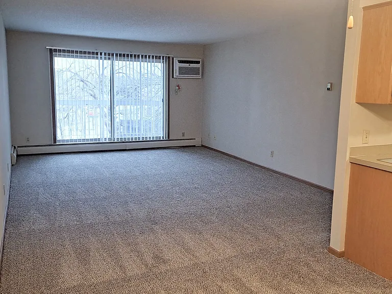 River Ridge Apartments — Photo 13