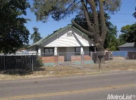 947 S Bird Ave photo 1
