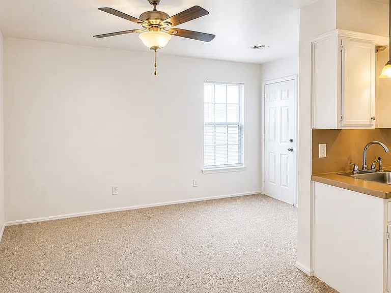 Cape Cod Apartments — Photo 13