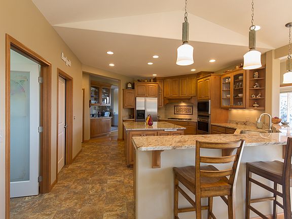 3rd image of 31 Olympic Straits Dr