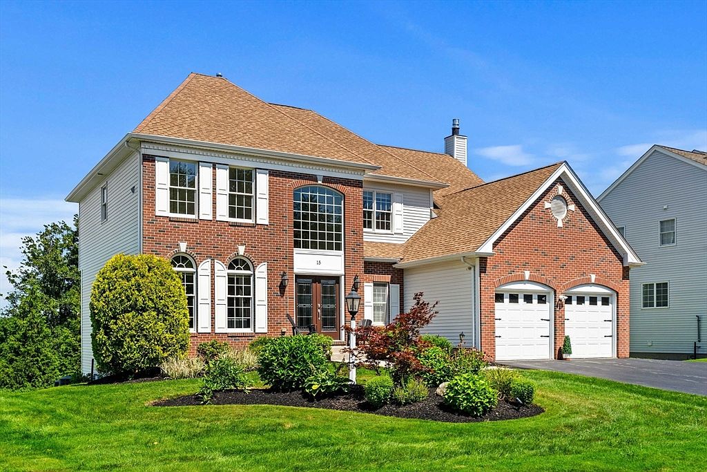 15 Fairways Ln — Merrimack Valley Golf Club