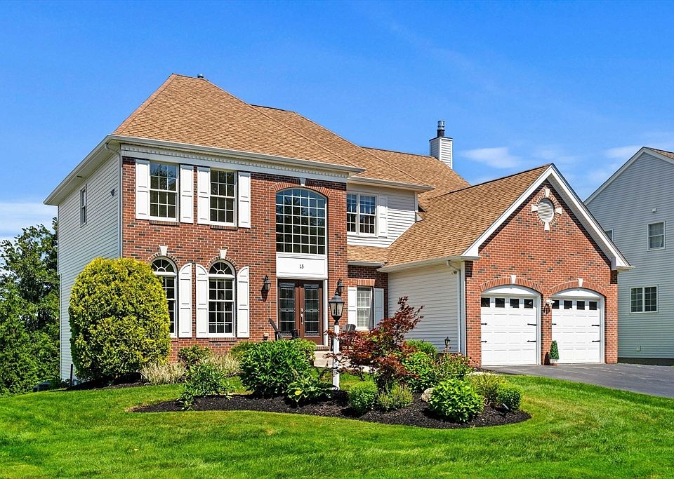 1st image of 15 Fairways Ln