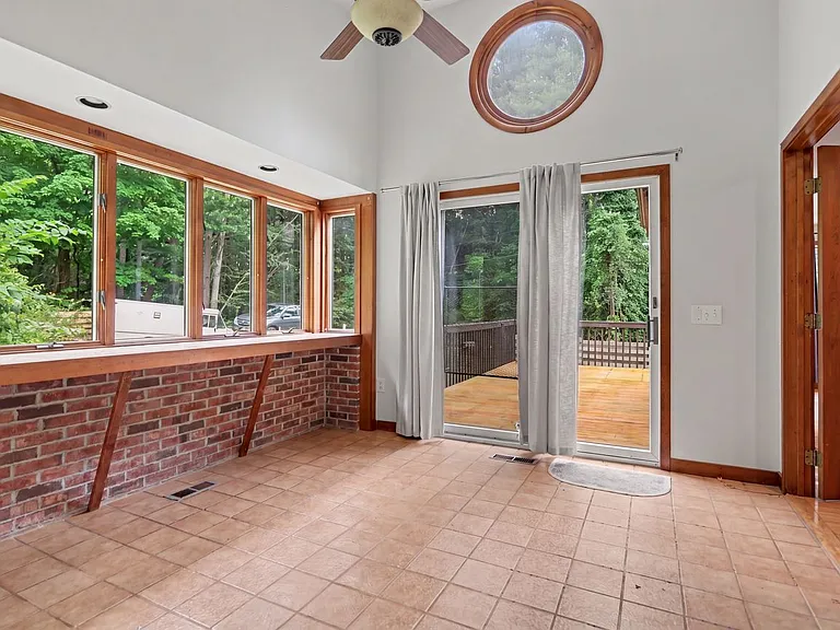 52 Stanley Rd — Photo 11
