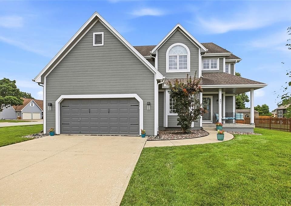 1st image of 801 SW 35th St