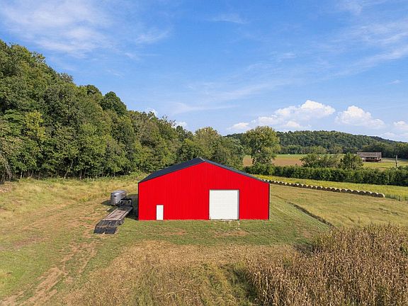 5th image of 800 Holt Ln