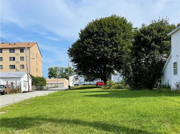 132 W Sanner St, Somerset, PA 15501
