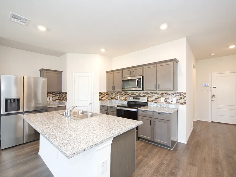 6225 Bracken Dr — Photo 6