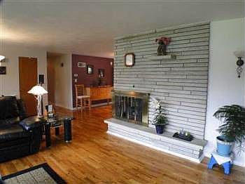 4th image of 16290 Merson Ct