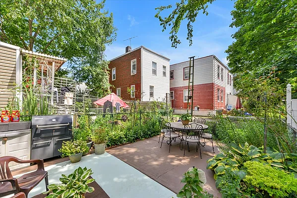 Sold by ERA Top Service Realty, Inc. | media 20