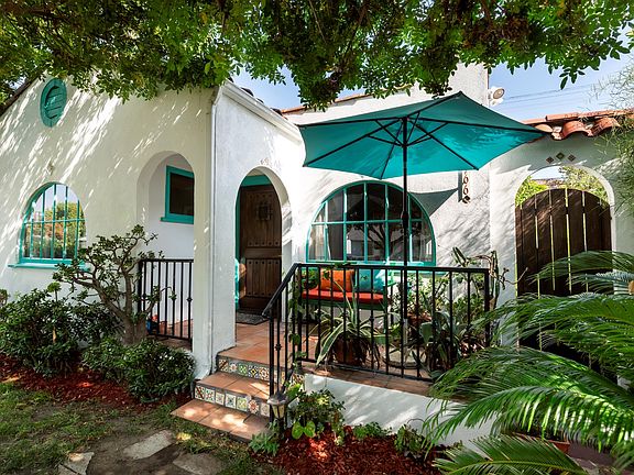3rd image of 3166 Glenmanor Pl