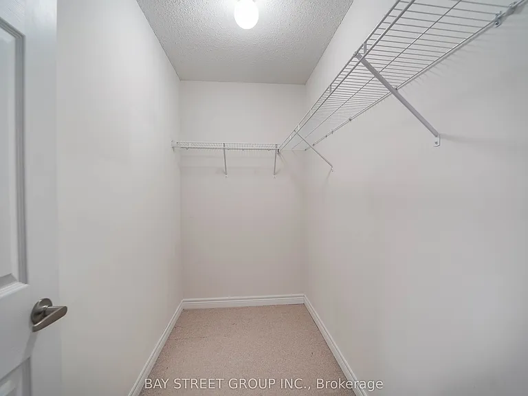 7 Gordon Landon Dr — Photo 37