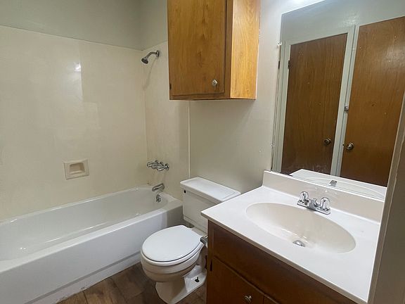 3rd image of 123 Jennifer Ln #C
