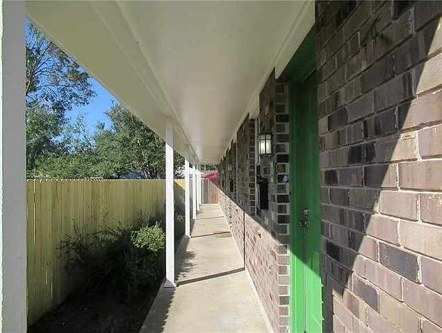 2 bed, 1.5 bath, 1150 sqft, $1,500 — Photo 2