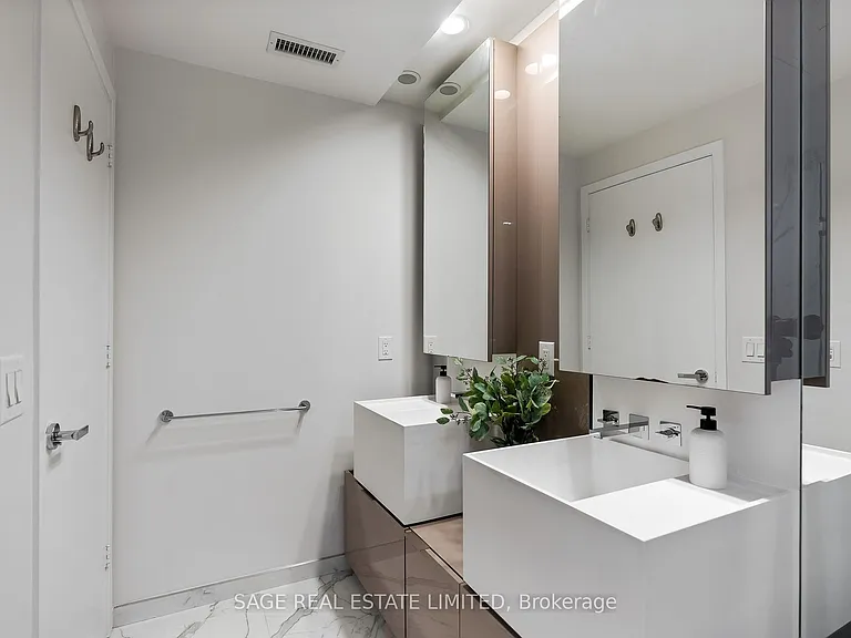 1 Bloor St E #510 — Photo 28