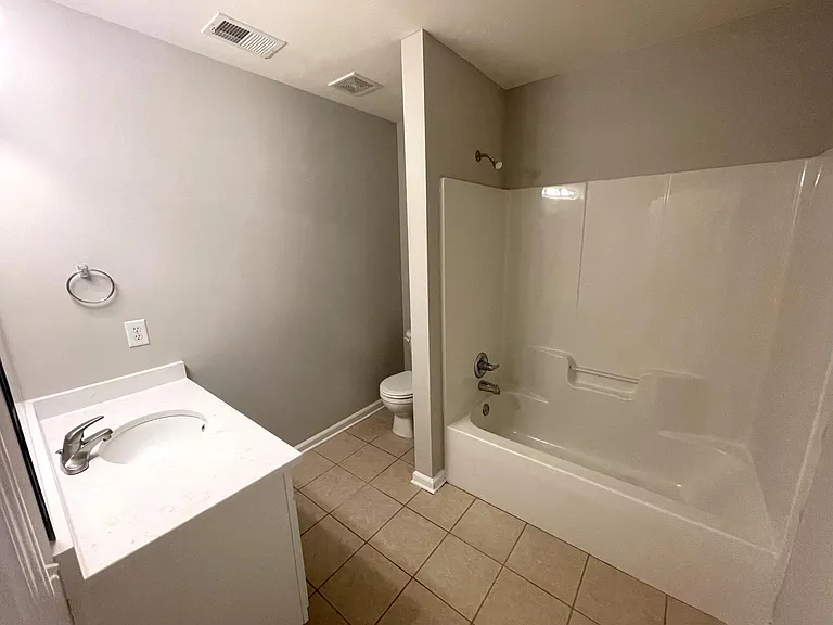 335 Spring Lake Ct — Photo 14