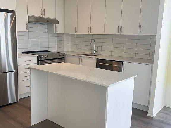 5th image of 9000 Jane St #327