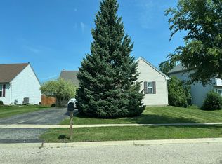666 Anderson Dr, Lake In The Hills, IL 60156