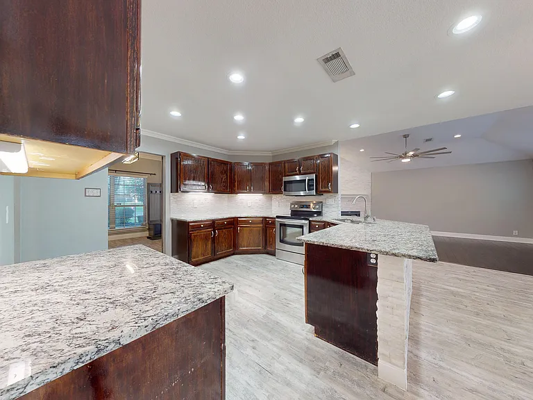 1009 Crimson Cove Dr — Photo 14