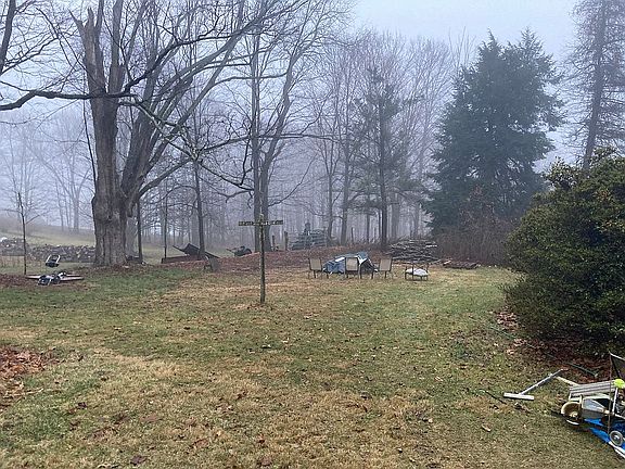 Yard View Left Side Garage