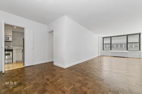 Rented by MNS | media 12