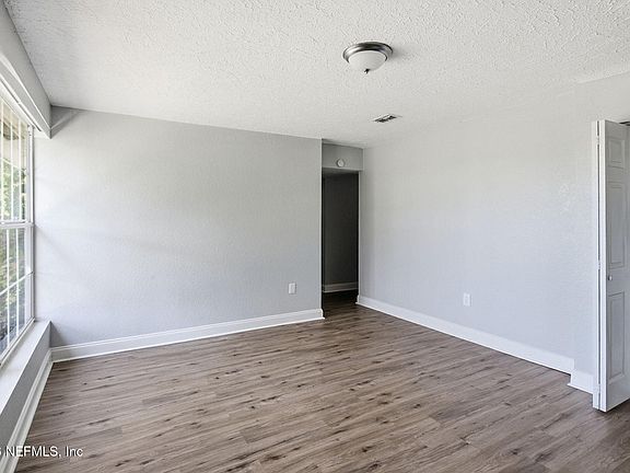 5th image of 8647 LENOX Avenue