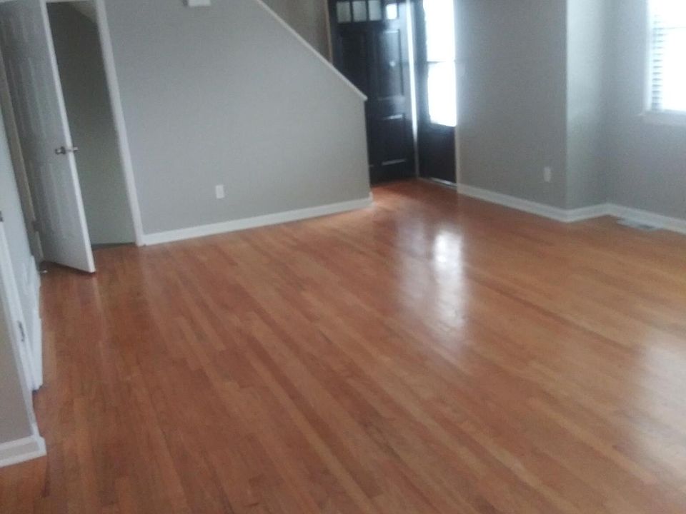2nd image of 121 Kaye Vue Dr