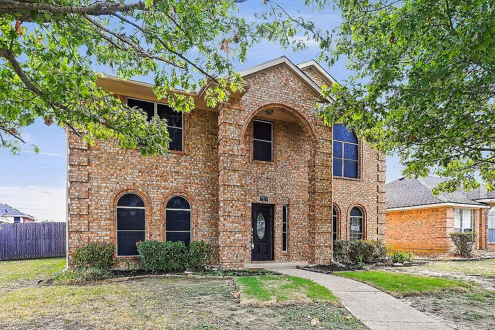4 bed, 2.5 bath, 2436 sqft, $2,570 — Photo 4